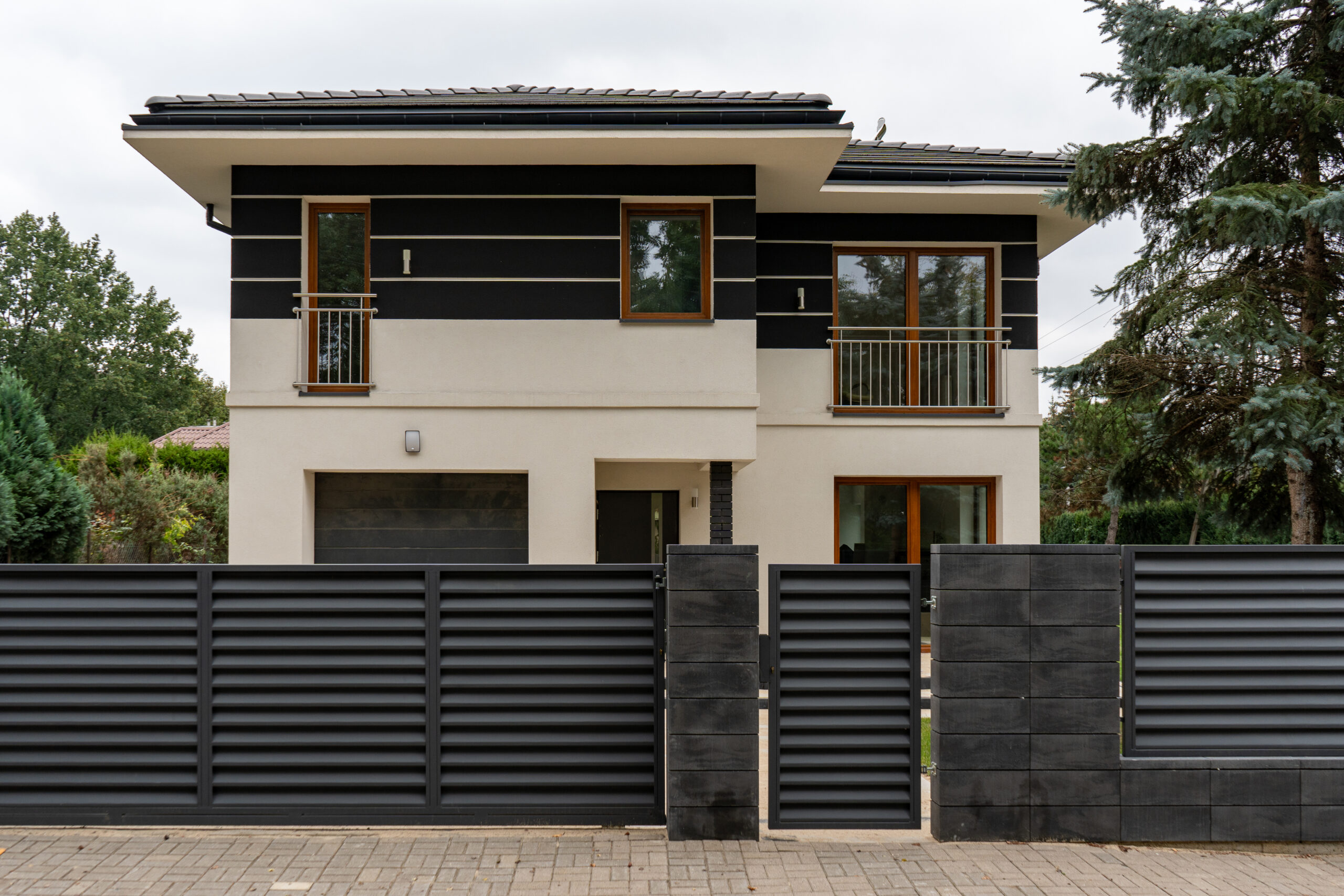 Dobre ogrodzenie palisadowe