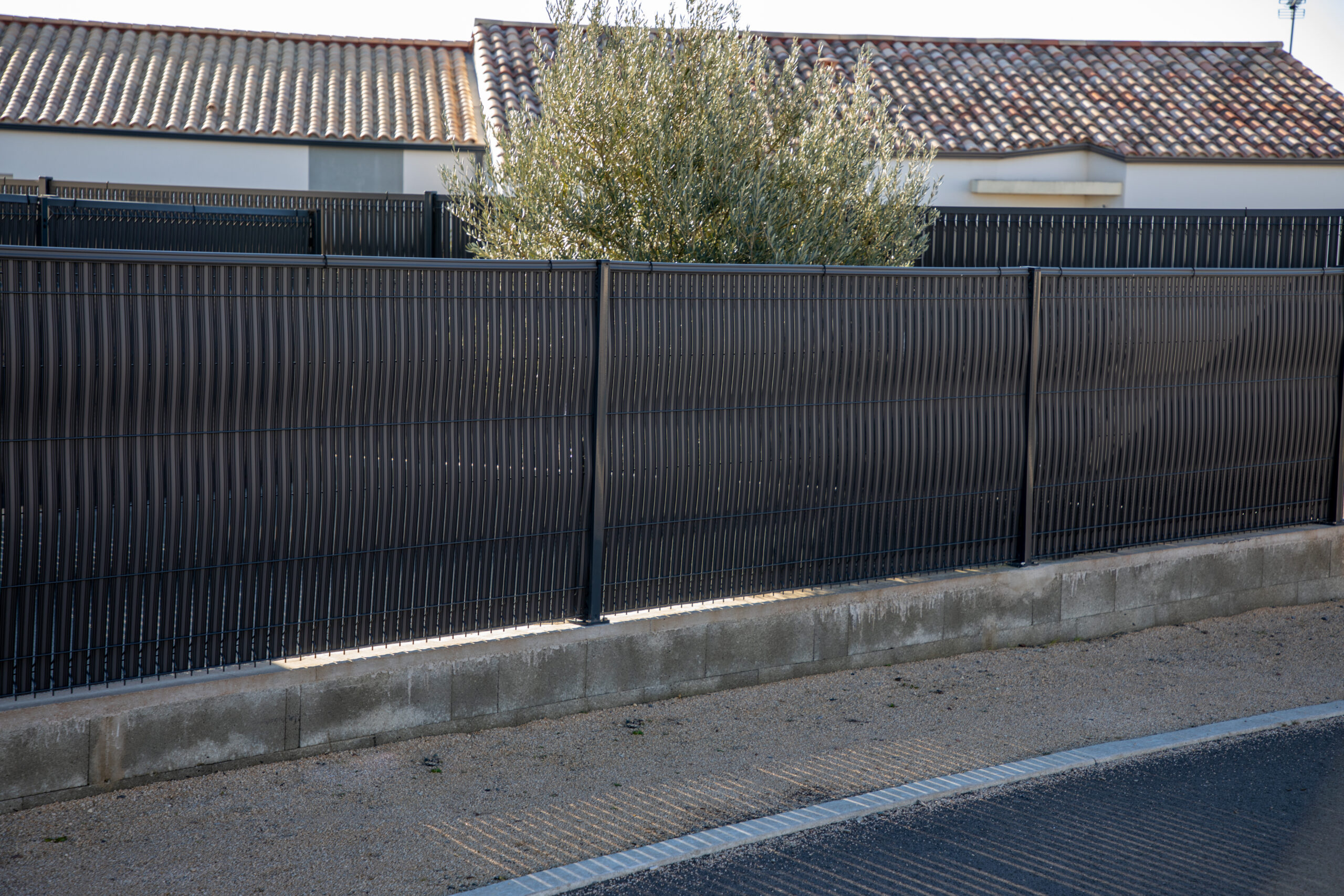 Jak szybko ogrodzić dużą powierzchnię