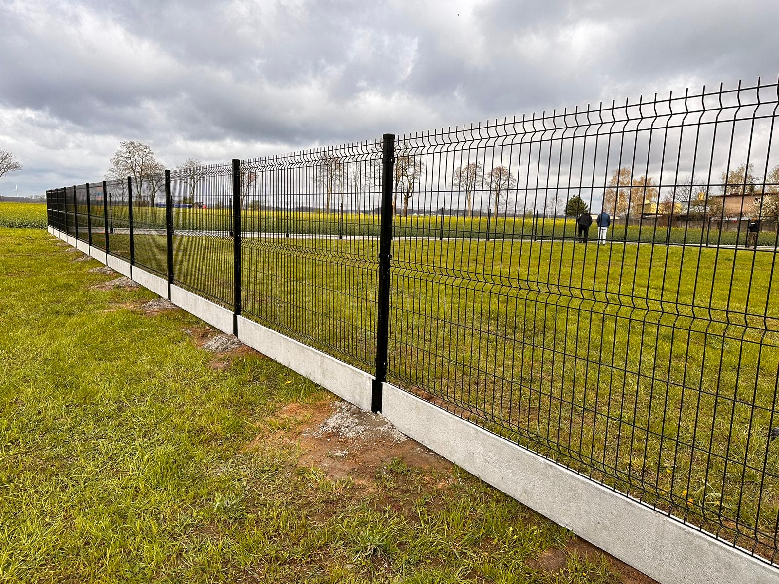 Ogrodzenia panelowe z podmurówką