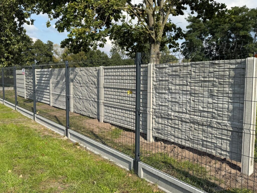 Montaż ogrodzeń panelowych - iPłot Ogrodzenia