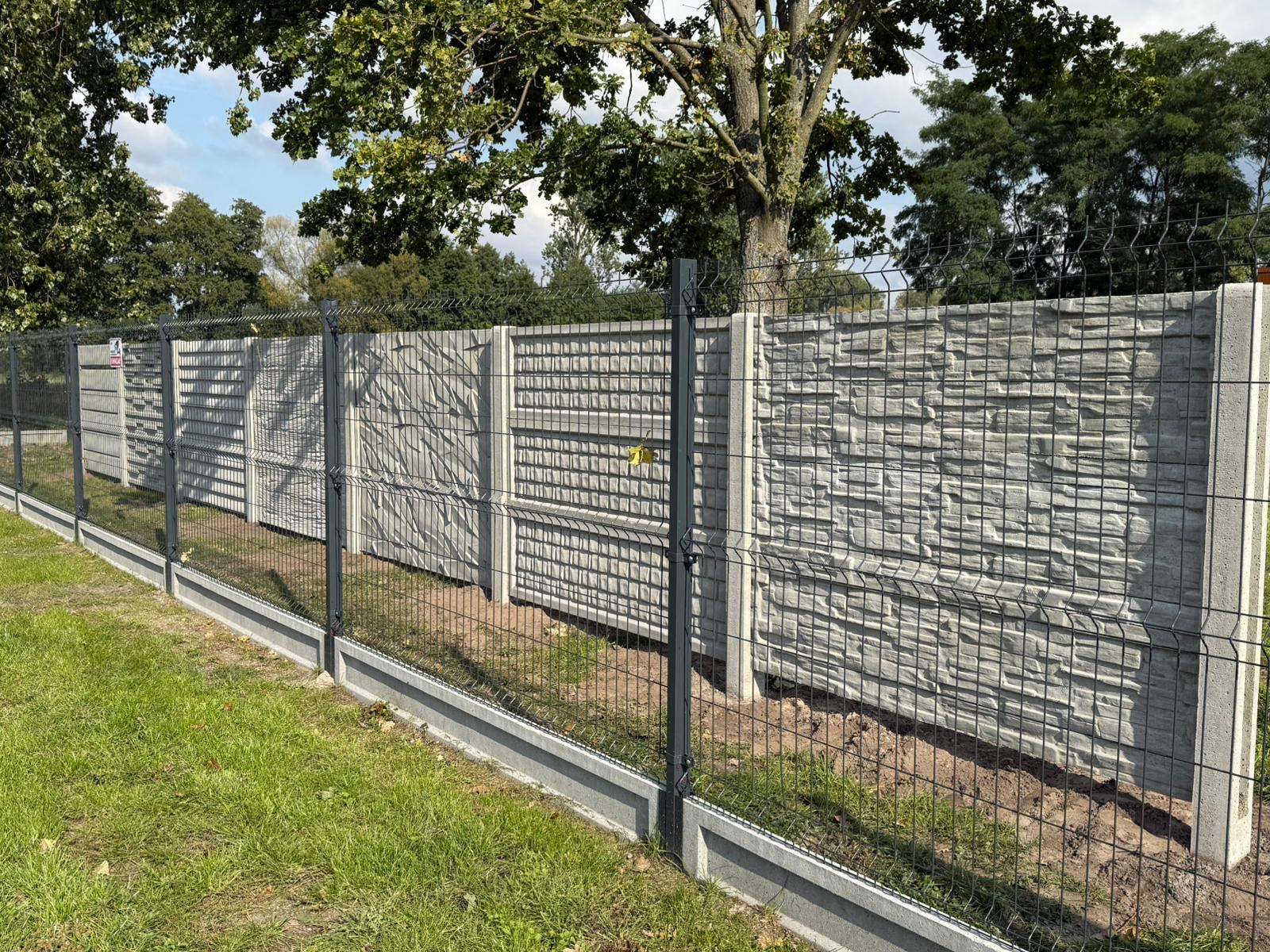Montaż ogrodzeń panelowych - iPłot Ogrodzenia