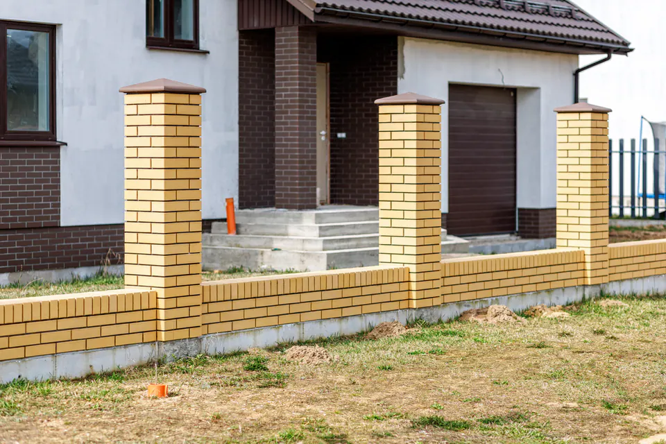 Nowe ogrodzenie – od czego zacząć? Praktyczny przewodnik